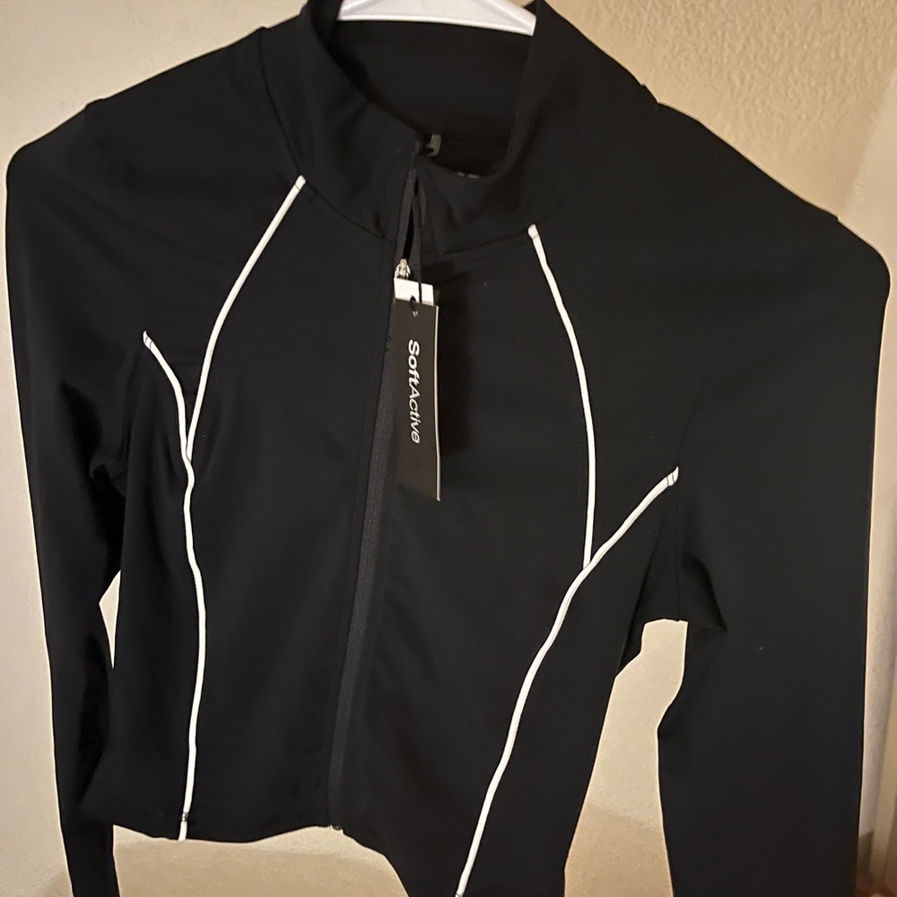 Black Garge Cropped ActivewearJacket with White Accents